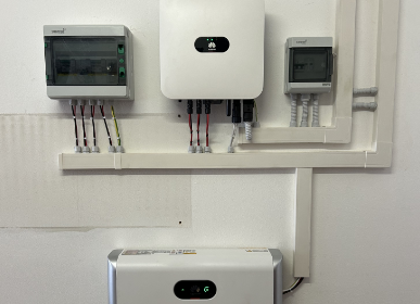 Sistema fotovoltaico con inverter e batteria di accumulo per ottimizzare l’energia prodotta